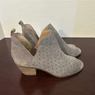Botines para mujer Lucky Brand Barlenna de gamuza con tachuelas punta abierta talla 6,5 medianos Foto 1 de 4