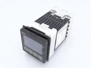 OMRON E5CN-Q2MT-500 TEMPERATURE CONTROLLER - Picture 1 of 3
