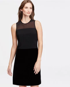 Ann Taylor – schwarzes Samt-Etuikleid Größe 2 159,00 $ (386471-H) - Bild 1 von 1