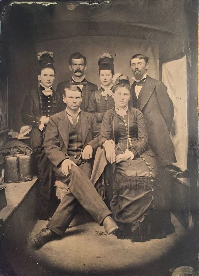 WYATT  EARP  -  8 1/2  X  11  GLOSSY    PHOTO   REPRINT - Image 1 of 1