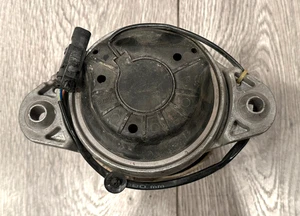 2014 2015 2016 MERCEDES E250 LEFT ENGINE MOTOR MOUNT, 2122403017, GENUINE OEM - Picture 1 of 5