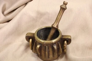 Mortar with ribs & hand. Reproduction. Mortar with ribs and hand. Reproduct - Picture 1 of 7