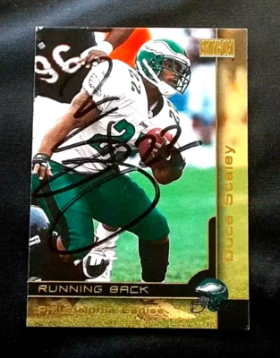 ФУТБОЛЬНАЯ КАРТОЧКА DUCE STALEY PHILADELPHIA EAGLES БЕГУЩАЯ НАЗАД С АВТОГРАФОМ - Изображение 1 из 2