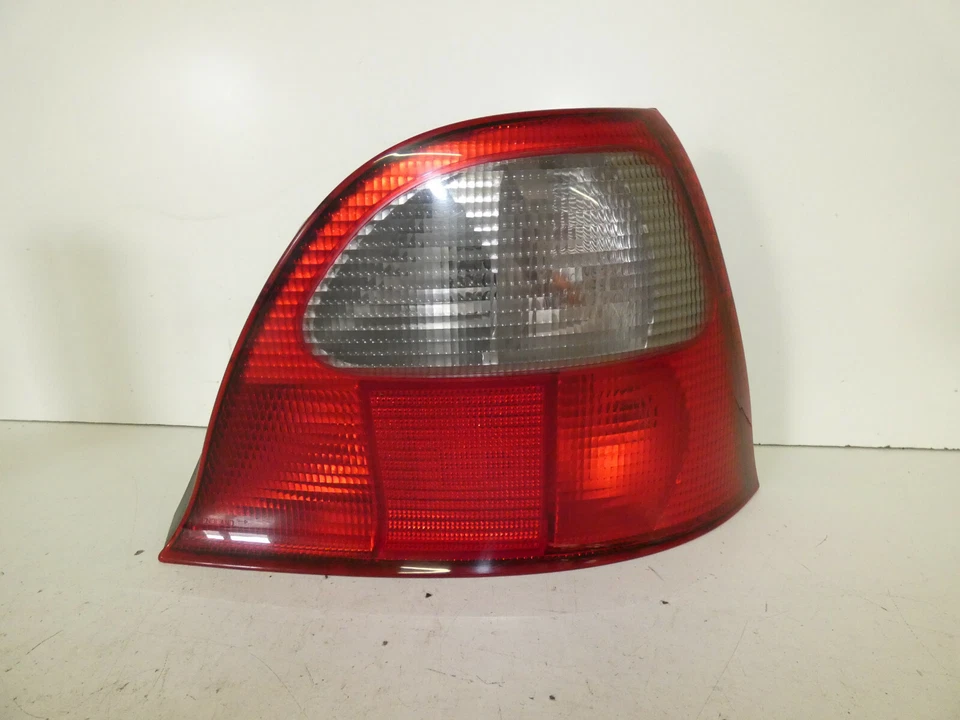 Rover 200 BJ 1998 Rückleuchte rechts 3 Türer - Bild 1 von 1