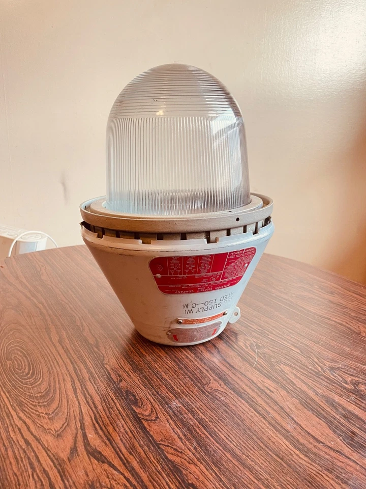 Lámpara Appleton A-51 20+ disponible. Codemaster a prueba de explosiones. Foto 1 de 4