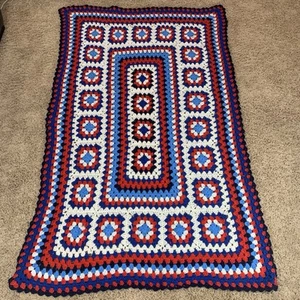 Vintage Handarbeit gehäkelt afghanische Decke rot weiß blau 4. Juli 4. Picknick - Bild 1 von 13