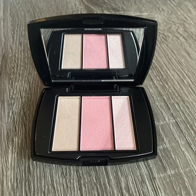 Paleta Lancome Blush Subtil 323 ROSE FLUSH - Tamaño de viaje 0,07 OZ (2 g) Foto 1 de 4