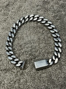 Bracciale Bulova Uomo Link Cubano ROTTO in Acciaio Inox RICAMBI RIPARAZIONE LEGGI - Foto 1 di 3