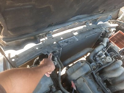 Jaguar XJ8 1998-2003 radiador delantero soporte superior MNC4181AE Foto 1 de 4