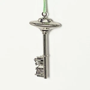 UFO & City Key Ornament - Picture 1 of 4