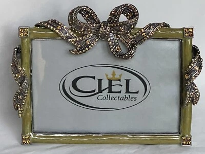 Marco de fotos Bowtique de Ciel Collectables. Hecho con esmalte, cristal de Swarovski Foto 1 de 4