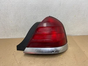 1998-2003 Ford Crown Victoria Right Passenger Rh Side Tail Light Oem I2182 DW - Picture 1 of 10
