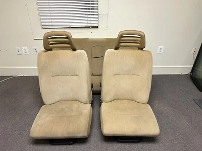 Volvo 240 1993 asientos delanteros traseros usados Foto 1 de 4