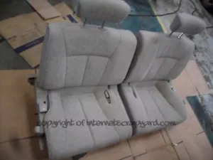 Nissan Elgrand E51 02-10 Sitze hinten hinten Sitz X3 + Kopfstützen 3. Reihe - Bild 1 von 4