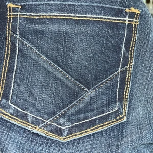 BKE Damen 30 Bermuda Jeans Denim Shorts Payton Dark Wash Strass Taschen - Bild 1 von 7