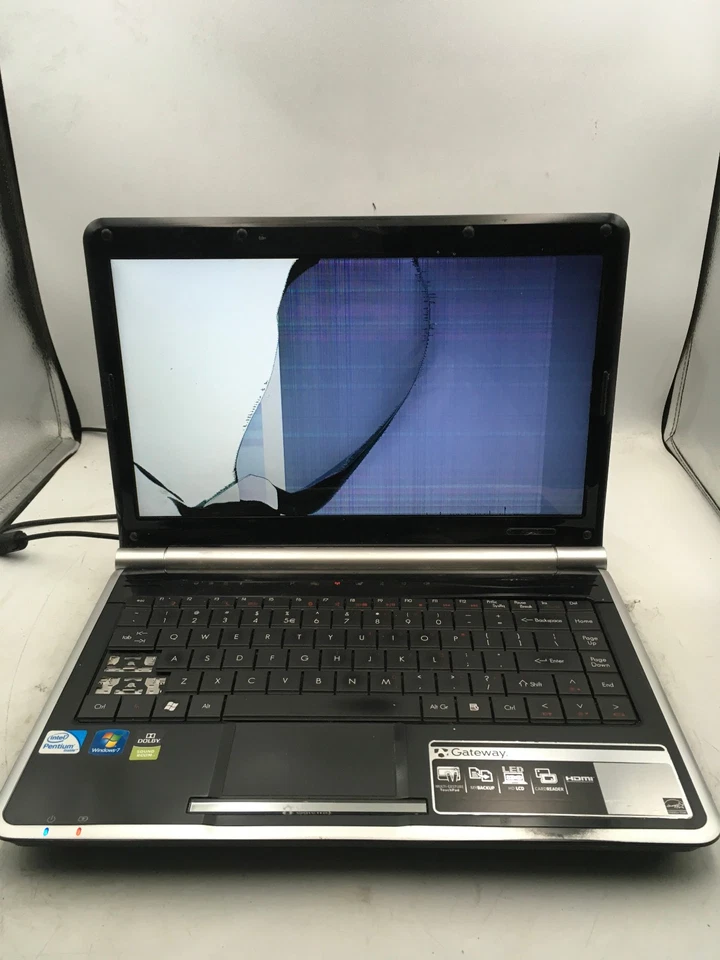 GATEWAY Z06 LAPTOP - FOR PARTS/BAD LCD - INTEL i5-11400H - NO RAM - READ - BB - Image 1 of 4