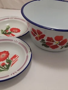 Vintage Bumper Harvest White Enamel Flower Design  wash basin 2 small plates - Picture 1 of 23