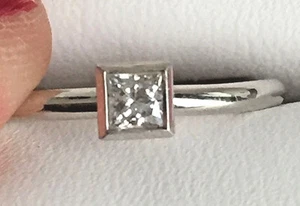 TIFFANY & CO PLATINUM BEZET .16CT PRINCESS CUT DIAMOND RING - RET=1700/ SIZE=5.5 - Picture 1 of 12
