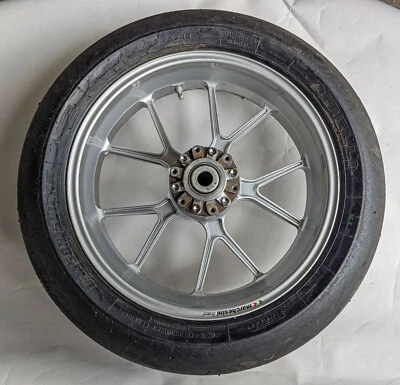 Магниевое заднее колесо Buell 16,5 дюйма Marchesini с Pirelli SC2 - Изображение 1 из 4