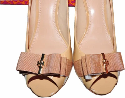 Tory Burch TRUDY Beige Patent Leather Wedge Pumps Bow Shoes Gold Logo 10.5 - Image 1 of 4