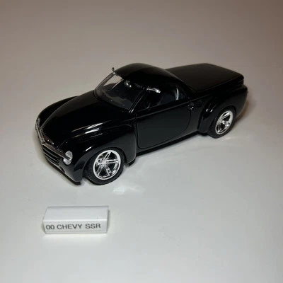 2000 Maisto Chevrolet SSR 1:25 Diecast Model Black No Box - Image 1 of 4