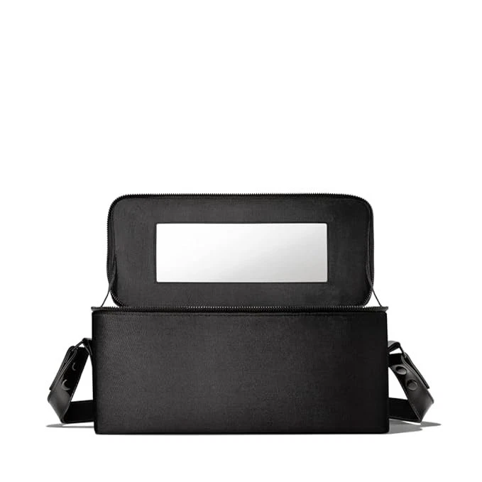 Bolsa de viaje MAC Matt Murphy para llevar todos los artículos de tocador maquillaje Foto 1 de 1