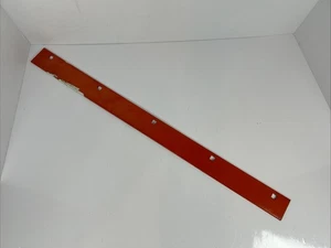 Barra rascadora Ariens para lanzadores de nieve compactos clásicos de 24" OEM 03884459 nueva - Imagen 1 de 4
