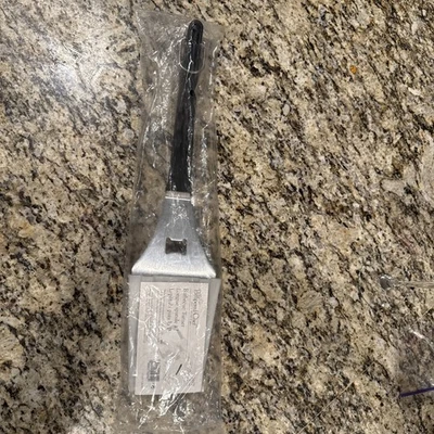 Pampered Chef Barbecue Turner Long Handled Spatula #2692 BBQ Cover NEW Old Stock - Image 1 of 4