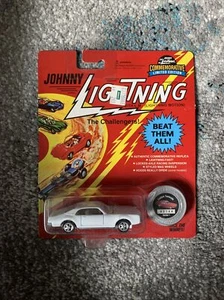 CUSTOM TORNADO THE CHALLENGERS 1/64 JOHNNY LIGHTNING NIP LIMITED EDITION - Picture 1 of 2