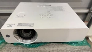 Panasonic PT-VW440 WXGA Video LCD Projector - Picture 1 of 2