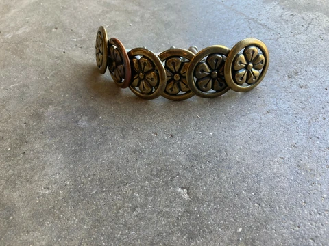 Set of 6 Vintage Ornate Brass Colored Metal Flower Salvaged Drawer Pull Knobs Cover