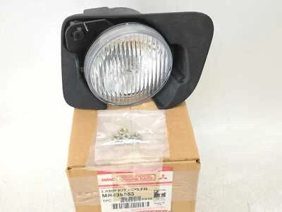 Nuevo OEM genuino Mitsubishi luz antiniebla 1999-2001 Galant MR439553 LH bonito Foto 1 de 4