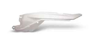 NEW CAN-AM MAVERICK X3 17-25 WHITE CARBON FIBER LOOK REAR FENDERS PAIR X3 MAX - Picture 1 of 2