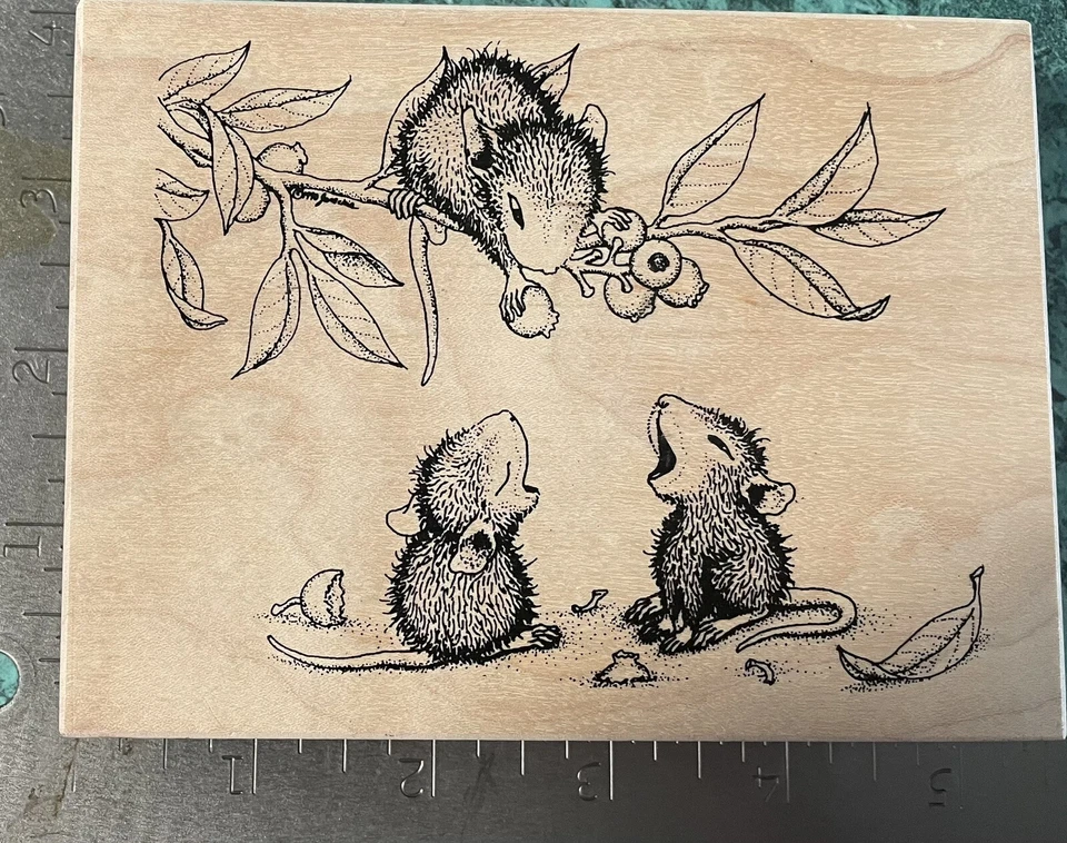 Stampa Rose House Mouse Wood Mounted Rubber Stamp Eating Blueberries - Image 1 of 2
