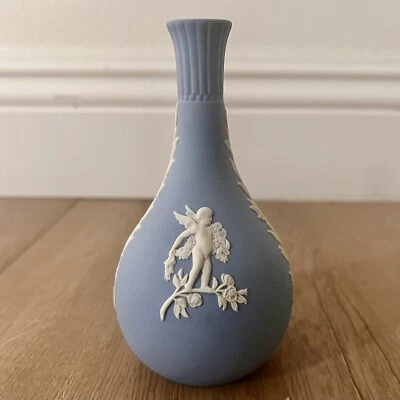 Jarrón vintage Wedgwood Inglaterra jaspe azul brote cónico 5,5”, ángulos, como nuevo Foto 1 de 4