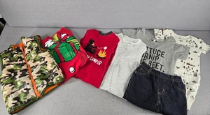 Paket 7 Teile Kleinkindkleidung, Größe 12 Monate, Jeans, gefütterte Weste, Schlafanzug - Bild 1 von 11