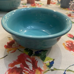 FiestaWare TURQUOISE Footed Nesting Mixing Bowl MEDIUM - Picture 1 of 4