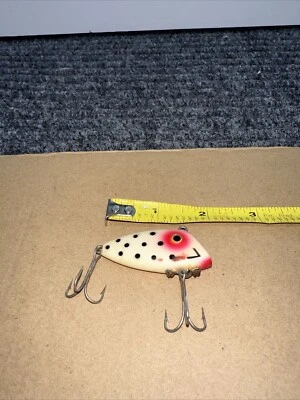 Vintage Buckeye Mad Minnow White/Red Black Spot Fishing Lure - Image 1 of 4