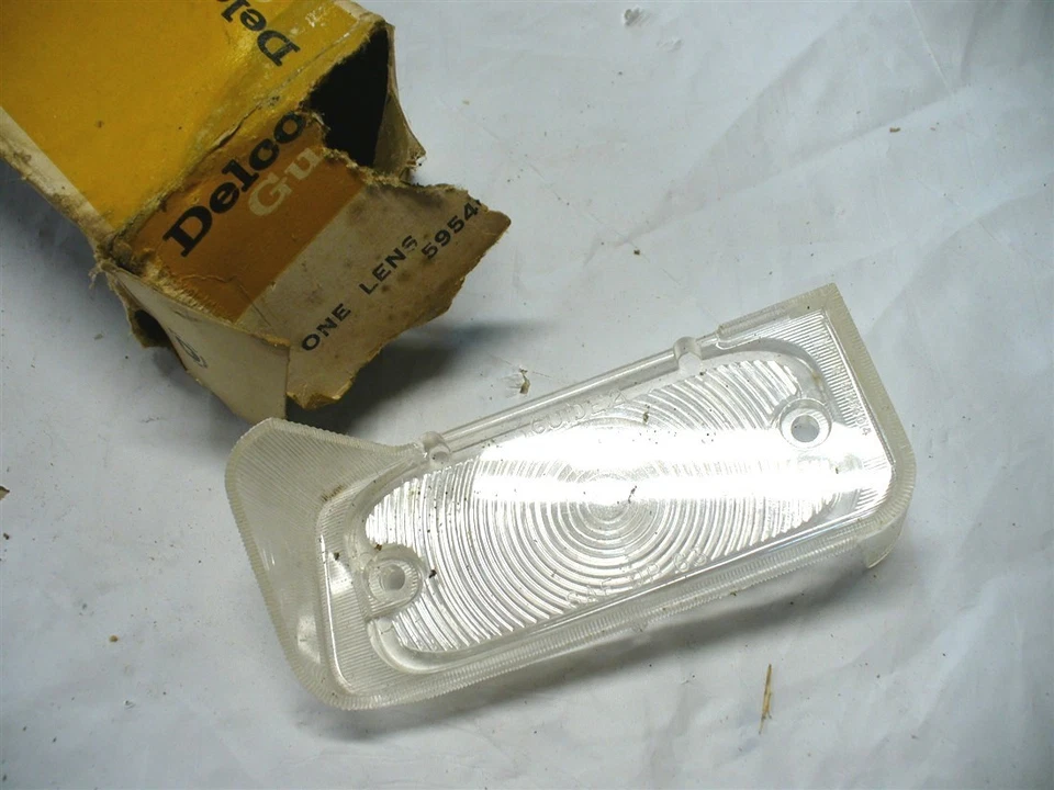 1963 - 65 庞蒂亚克·邦纳维尔 Catalina Lemans 暴风雨公园灯镜头 NOS 5954014 — 第 1/1 张图片