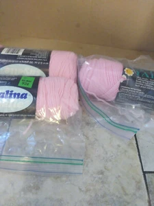 Crafts ASSORTED PINK YARN 10 1/2 ACTUAL WEIGHT - Picture 1 of 3