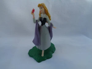 Disney Princess Sleeping Beauty Aurora PVC Figure Cake Topper Green Grass Base - Picture 1 of 10