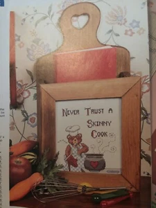 Never Trust A Skinny Cook OOP Magazin Kreuzstichmuster (Q) - Bild 1 von 1