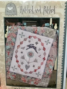 RABBIT IN THE FLOWERBED BY HATCHED AND PATCHED QUILT & APPLIQUE' PATTERN - Picture 1 of 2