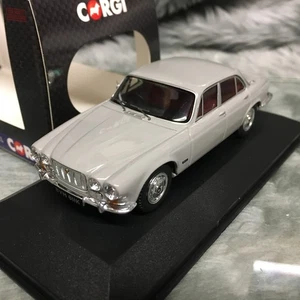 NEU Corgi Vanguards 1:43 Jaguar XJ6 Series 1 4,2 Liter SWB Warwick grau VA08622 - Bild 1 von 2