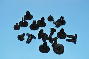 10 X CITROEN C1/C2 SCHWARZ KUNSTSTOFF-NIETEN KLEMME MONTAGE SEITENVERKLEIDUNGEN - Picture 1 of 6