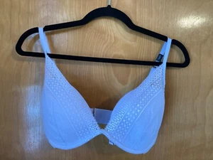 Sujetador 34B Victoria's Secret forrado sin alambre  - Imagen 1 de 2