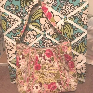 Gebrauchte Damenhandtasche/Schultertasche/Hobo-Stil groß "Make Me Blush" Vera Bradley - Bild 1 von 5