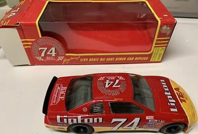 Racing Champions Nascar Johnny Benson Lipton 1/24 Die Cast Stock Car Réplica 74 Foto 1 de 4