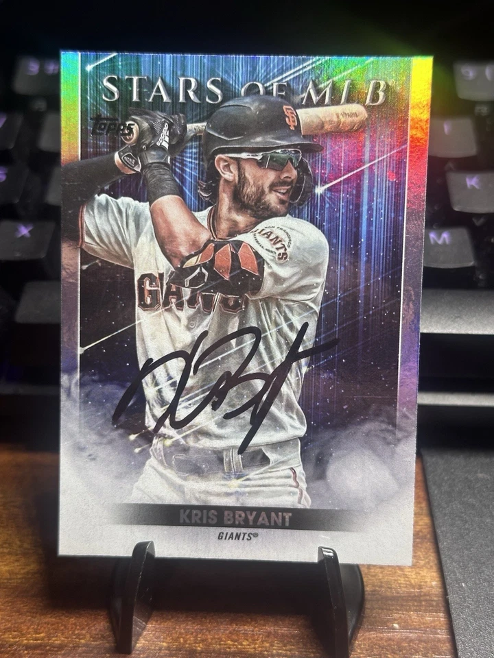 2022 Topps Series 1 - Stars of Mlb Kris Bryant #SMLB-27 In Person Ip Autograph - Image 1 of 2