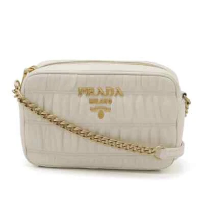 Bolso de hombro Prada con solapa de cadena napa Gaufre pequeño (blanco)  Foto 1 de 4
